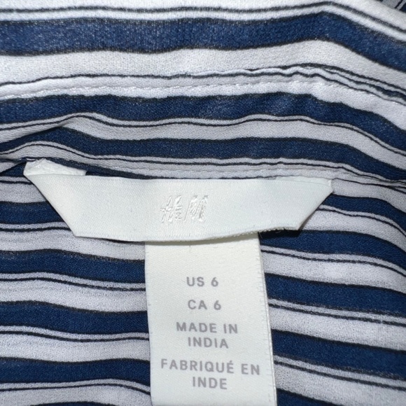 *LAST CHANCE* Women’s H&M Sleeveless Button-Down Blouse - Picture 3 of 5